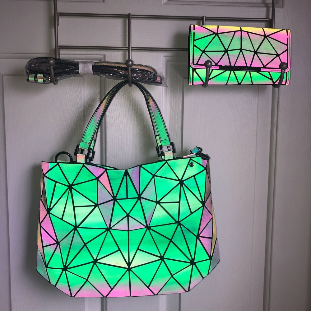 Sun Reflective Purse and Matching Wallet.